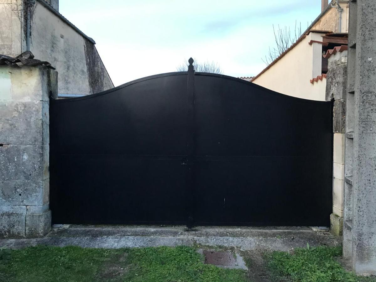 Le « Chai » Vous Gensac-la-Pallue Exterior foto
